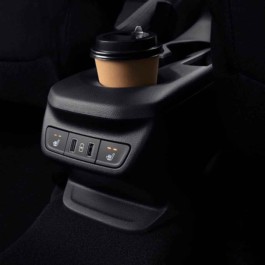 2 USB розетки для зарядки устройств (IOS/Android) для пассажиров 2-го ряда