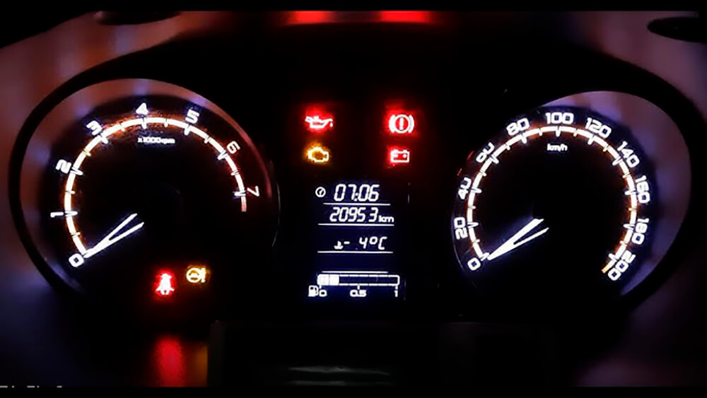 Горит значок давления масла на LADA Granta: что делать? - 0